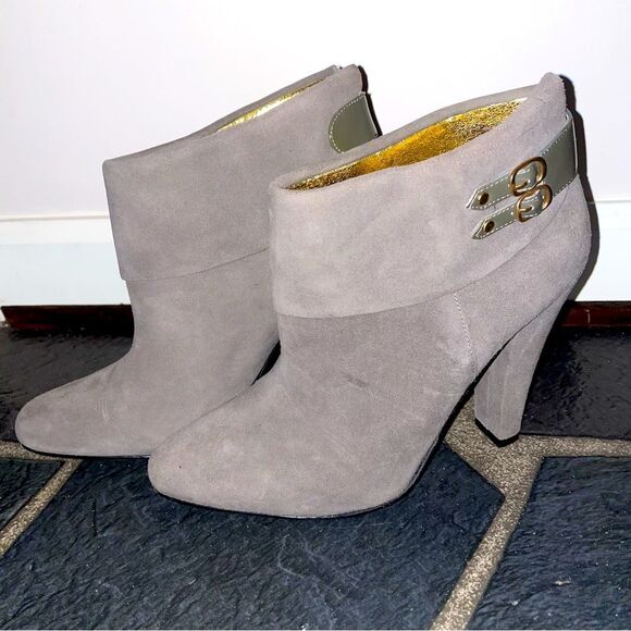 Steven by Steve Madden Ellusion Gray Suede Leather Pointed Toe Heeled Bootie 8.5 - Picture 1 of 9